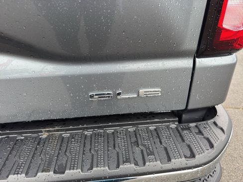 Used 2020 GMC Sierra 1500 SLE w/ SLE Value Package image 27