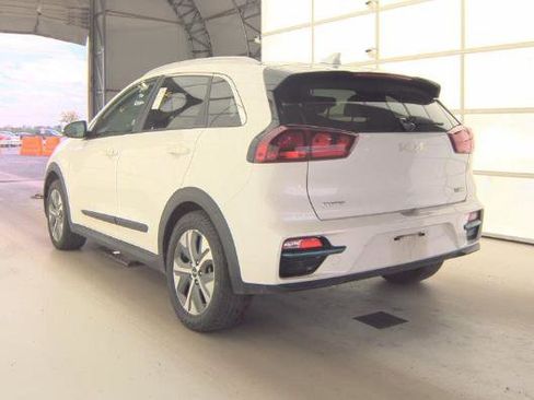 Used 2022 Kia Niro EX w/ Cold Weather Package image 6