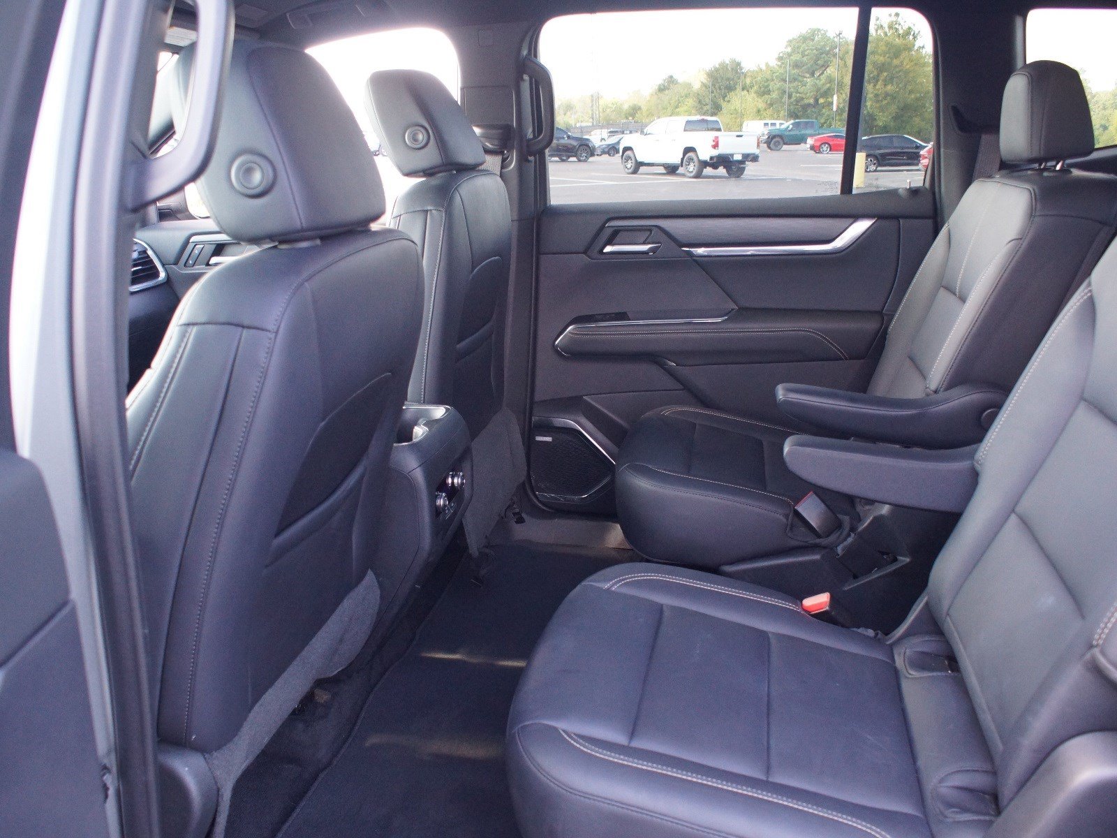 Used 2024 GMC Acadia Elevation AWD/4WD image 13