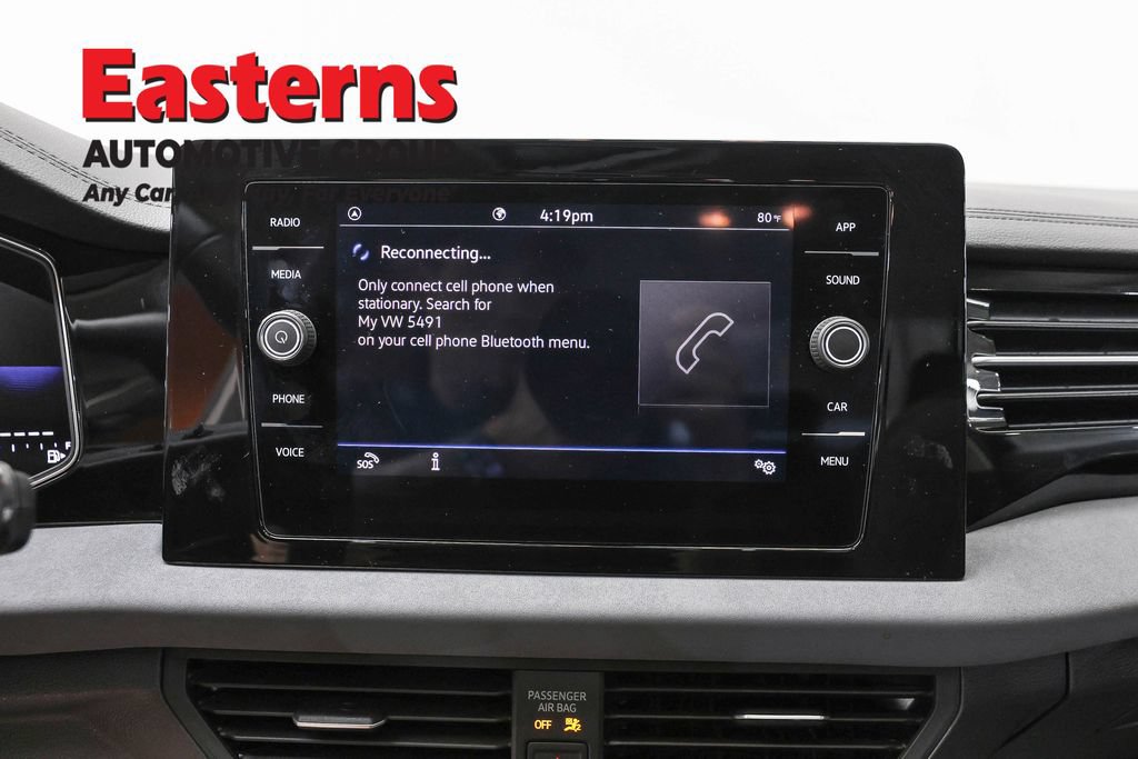 Used 2025 Volkswagen Jetta SE FWD image 19