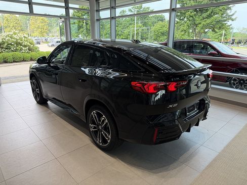 New 2026 BMW X2 xDrive28i w/ M Sport Package AWD/4WD image 4