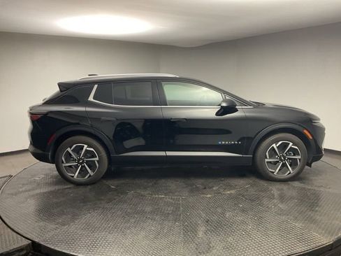 New 2026 Chevrolet Equinox EV LT image 8