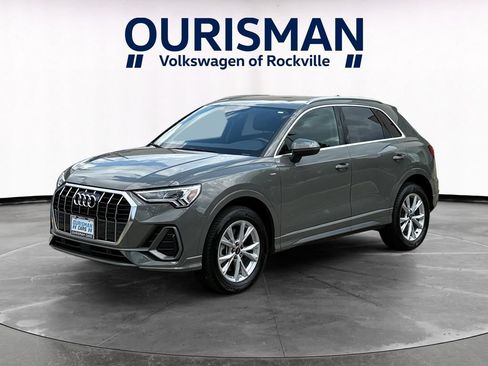 Used 2023 Audi Q3 2.0T Premium w/ Convenience Package AWD/4WD image 2
