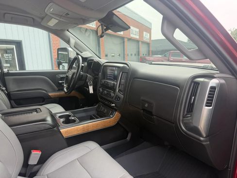 Used 2019 Chevrolet Silverado 2500 LTZ w/ Duramax Plus Package AWD/4WD image 20