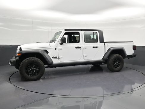 Used 2023 Jeep Gladiator Sport AWD/4WD image 7