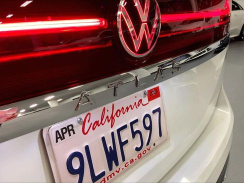 Used 2024 Volkswagen Atlas SE w/ Panoramic Sunroof Package image 29