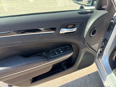 Used 2023 Chrysler 300 S RWD image 10