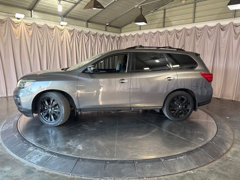 Used 2018 Nissan Pathfinder SL w/ Midnight Edition Package FWD image 8