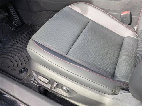 New 2026 Toyota Prius Plug-In Hybrid FWD image 4