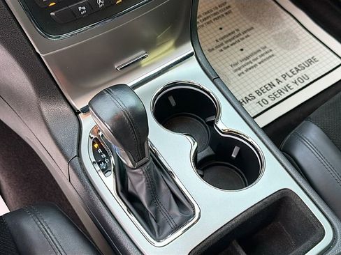 Used 2017 Jeep Grand Cherokee Altitude image 28