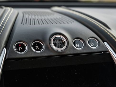 Used 2021 Aston Martin DBX image 20