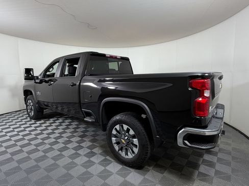 Used 2024 Chevrolet Silverado 2500 LT w/ Texas Edition AWD/4WD image 3