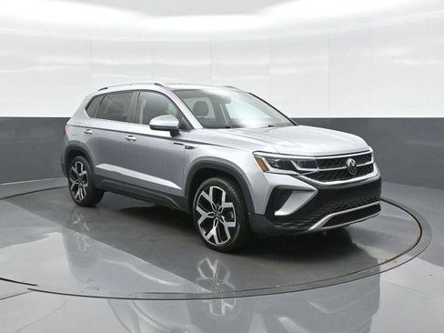 Used 2022 Volkswagen Taos SEL AWD/4WD image 1