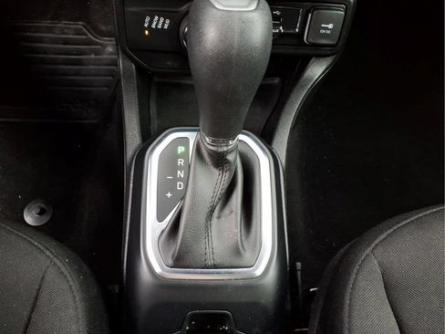 Used 2019 Jeep Renegade Latitude w/ Cold Weather Group AWD/4WD image 13