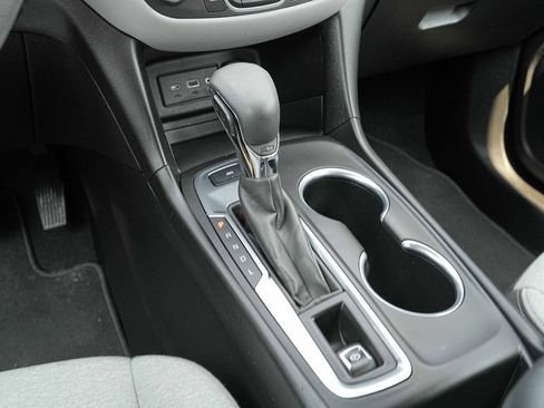 Used 2022 Chevrolet Equinox LS AWD/4WD image 33
