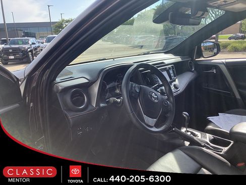 Used 2017 Toyota RAV4 SE w/ Power Extra Value Package AWD/4WD image 3