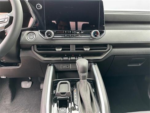 New 2025 Chevrolet Colorado W/T w/ WT Convenience Package II image 11