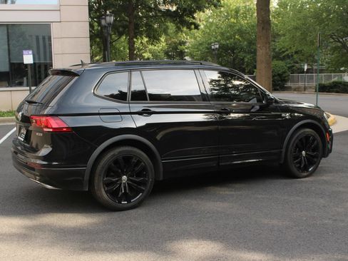 Used 2021 Volkswagen Tiguan SE R-Line AWD/4WD image 7