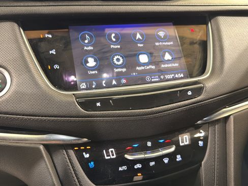 Used 2022 Cadillac XT5 Premium Luxury w/ Technology Package FWD image 18