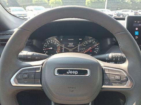 Used 2026 Jeep Compass Limited AWD/4WD image 19