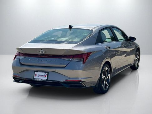 Used 2023 Hyundai Elantra Limited image 5