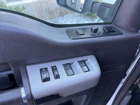 Used 2015 Ford F350 Lariat w/ Chrome Package image 21