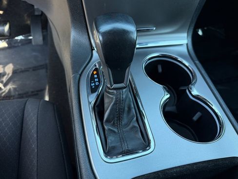 Used 2020 Jeep Grand Cherokee Laredo AWD/4WD image 19