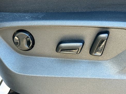 Used 2023 Volkswagen Atlas SE w/ Black Wheel Package image 25