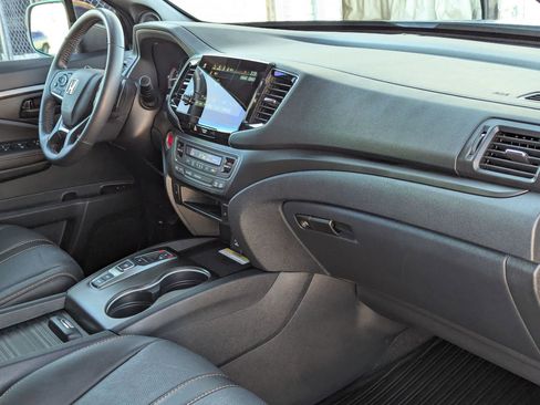 Used 2022 Honda Passport TrailSport image 28