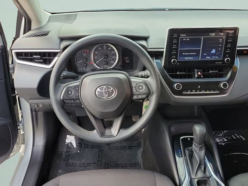 Used 2021 Toyota Corolla LE image 15