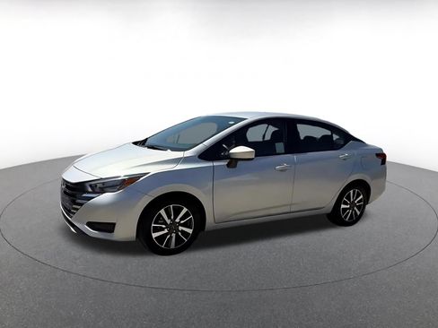 Used 2025 Nissan Versa SV FWD image 8