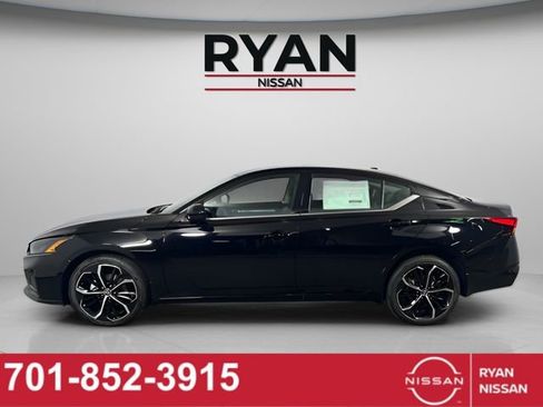 New 2025 Nissan Altima 2.5 SR w/ SR Premium Package image 9