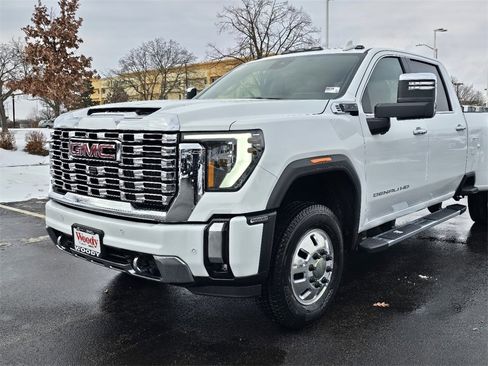 New 2026 GMC Sierra 3500 Denali w/ Denali Reserve Package image 10