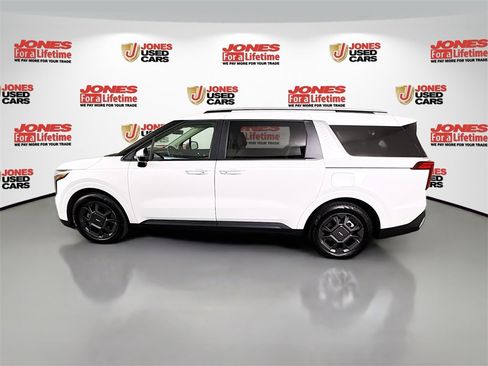 Used 2026 Kia Carnival EX image 15