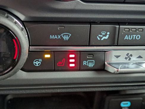 New 2025 Ford Bronco Badlands image 22