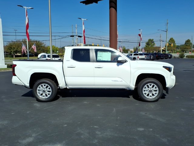 New 2026 Toyota Tacoma SR5 AWD/4WD image 2