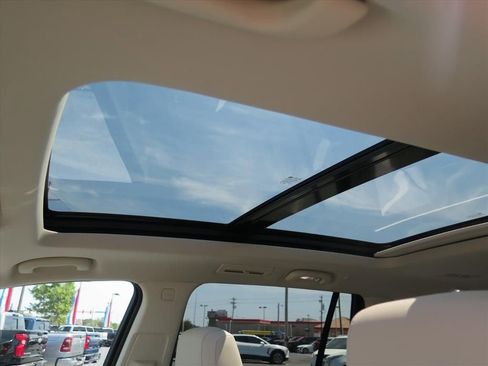 Used 2023 Cadillac XT6 Premium Luxury w/ Technology Package image 11