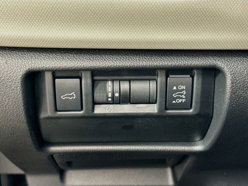 Used 2025 Subaru Forester Premium AWD/4WD image 16