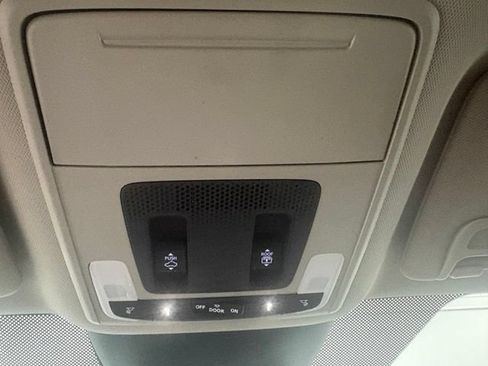 Used 2025 Honda Pilot Elite image 36