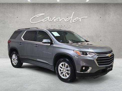Used 2019 Chevrolet Traverse LT image 2