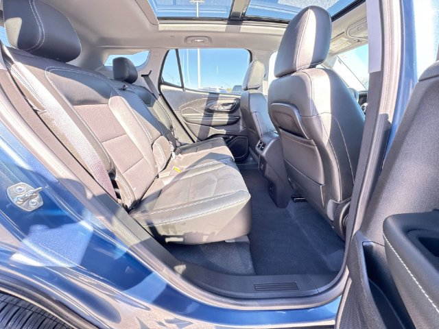 Used 2024 GMC Terrain SLT w/ Infotainment Package II AWD/4WD image 28