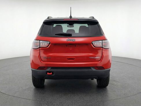 Used 2025 Jeep Compass Trailhawk image 7