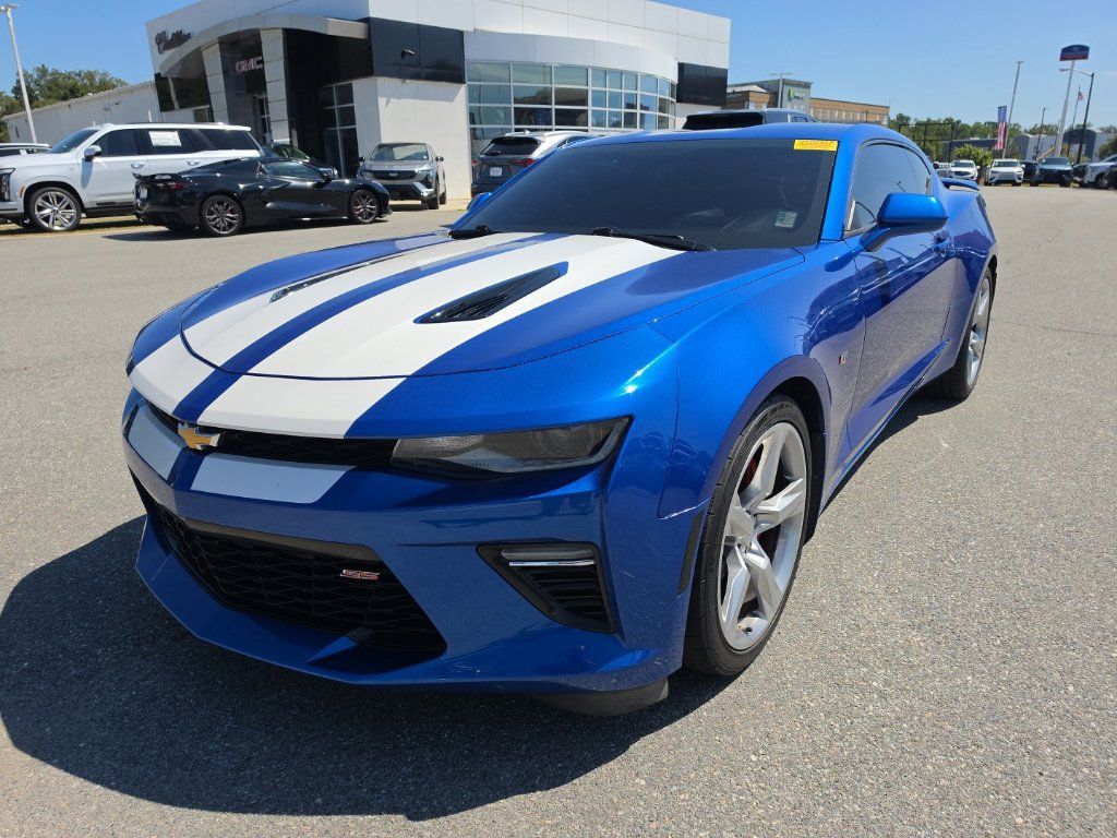 Used 2016 Chevrolet Camaro SS RWD image 3