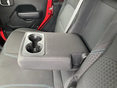 Used 2024 Jeep Wrangler Unlimited Rubicon 4xe image 19