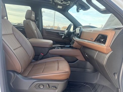 Used 2026 Chevrolet Tahoe High Country image 24