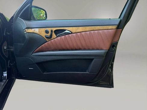 Used 2007 Mercedes-Benz E 350 Sedan image 9