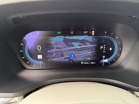 Used 2024 Volvo V60 B5 Cross Country Plus image 14