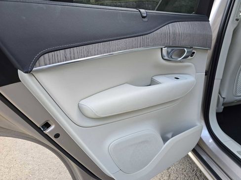 Used 2024 Volvo XC90 B6 Ultimate w/ Protection Package Premier image 15