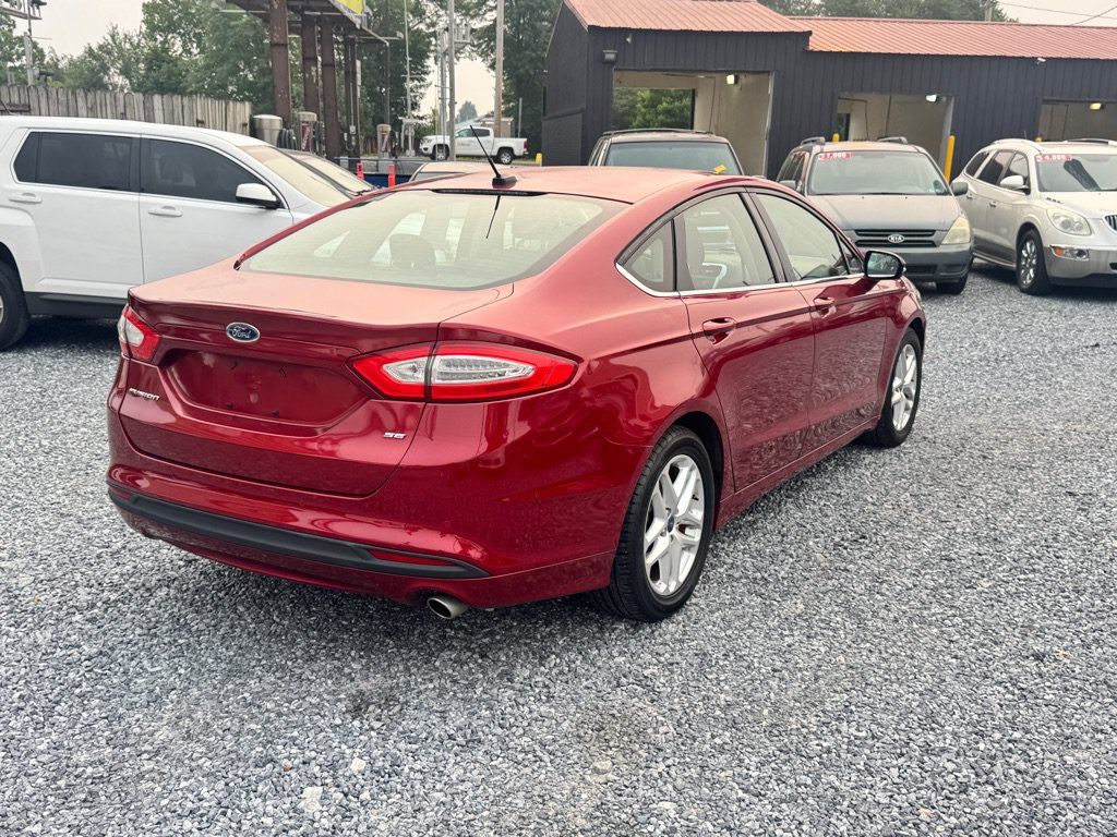 Used 2014 Ford Fusion SE FWD image 4