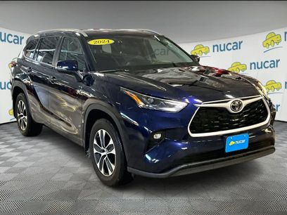Used 2024 Toyota Highlander XLE